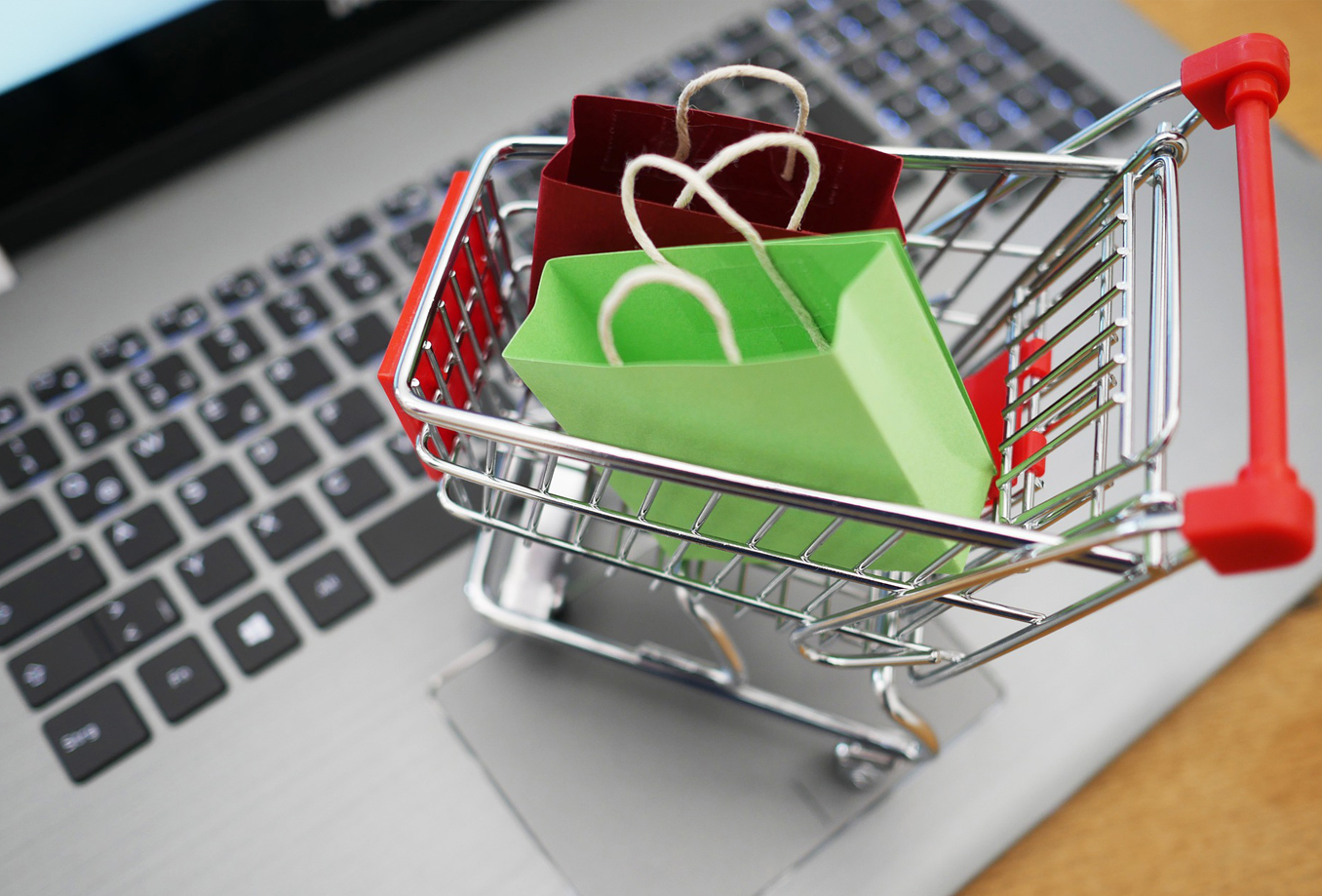 Tastatur mit Einkaufswagen
